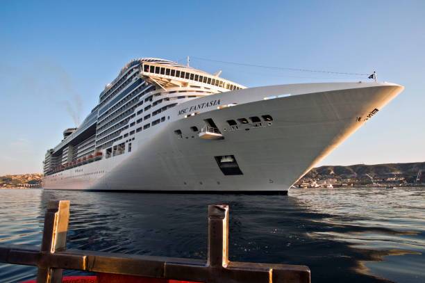 Le navire de croisi?re 'MSC Fantasia' le 22 mai 2011 dans le port de Marseille, France. (Photo by Patrick BOX/Gamma-Rapho via Getty Images)